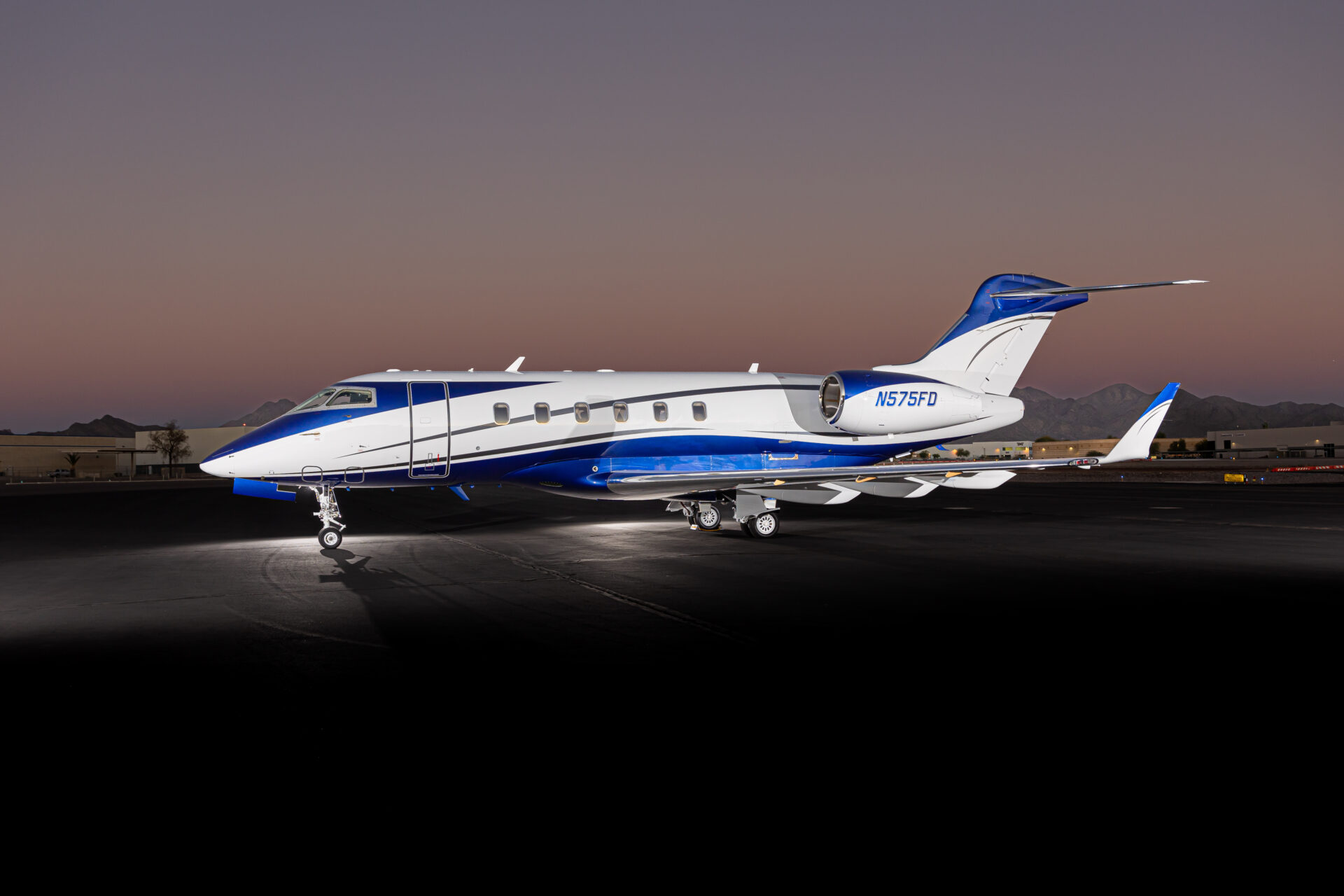 2004 CHALLENGER 300  |  SN 20023